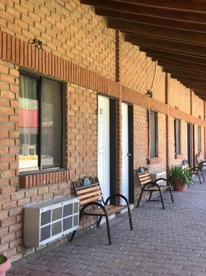 Hotel Y Balneario Ojo Caliente Camargo 外观 照片
